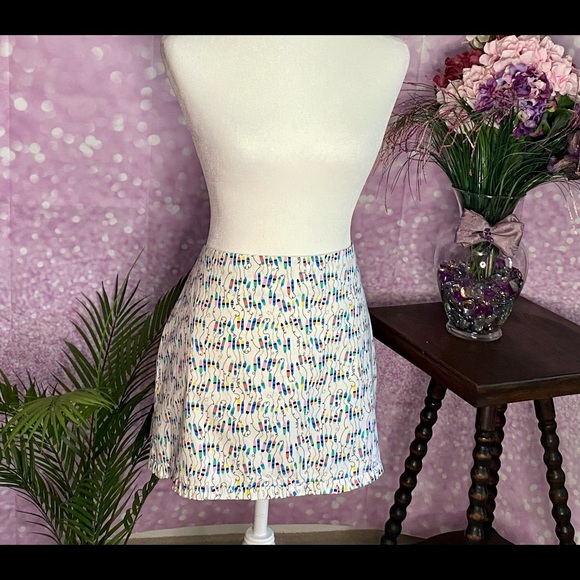 Lily Pulitzer skirt, cute fishing bob print, hem ruffle - Picture 7 of 12